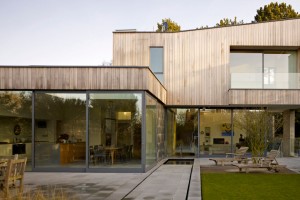 spaniards' end exterior image